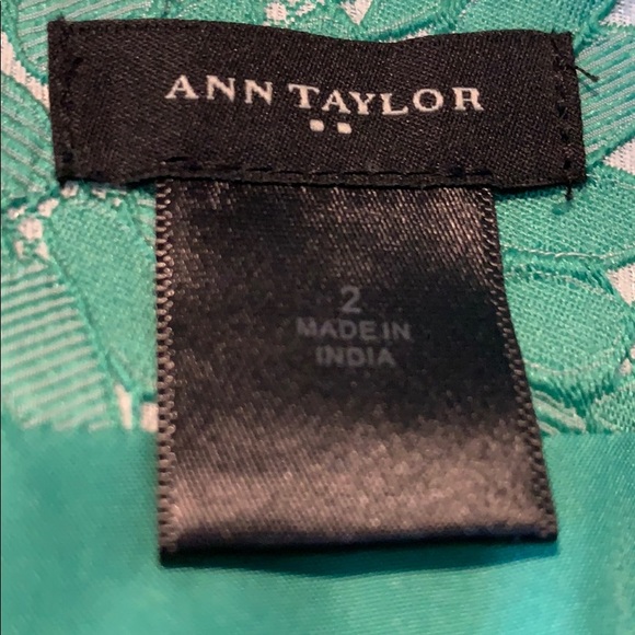 Ann Taylor Beautiful Mint Green Floral Lace Pencil Skirt! - Picture 4 of 7